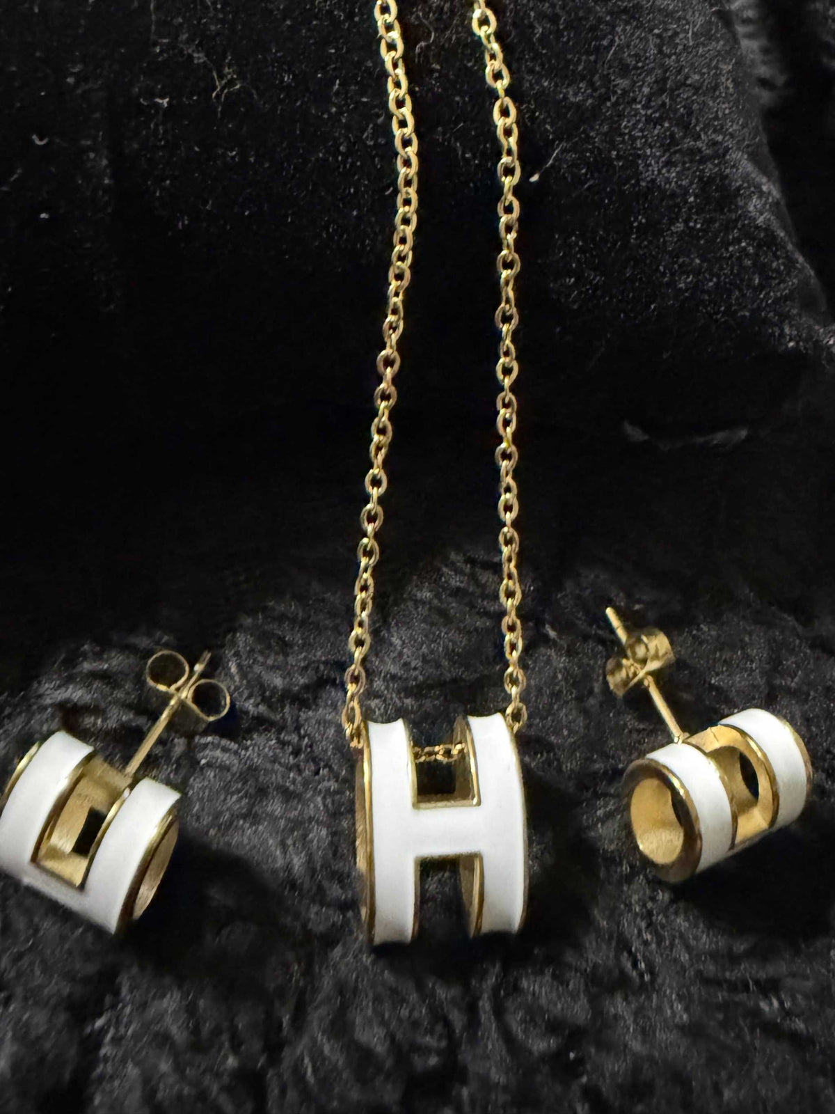Tres Chic