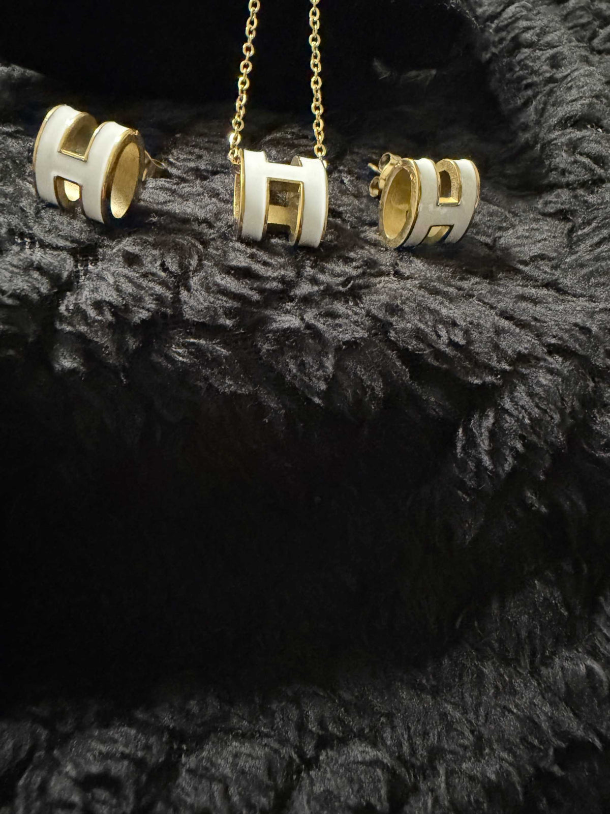 Tres Chic