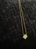 Reversible Clover Necklace white/black