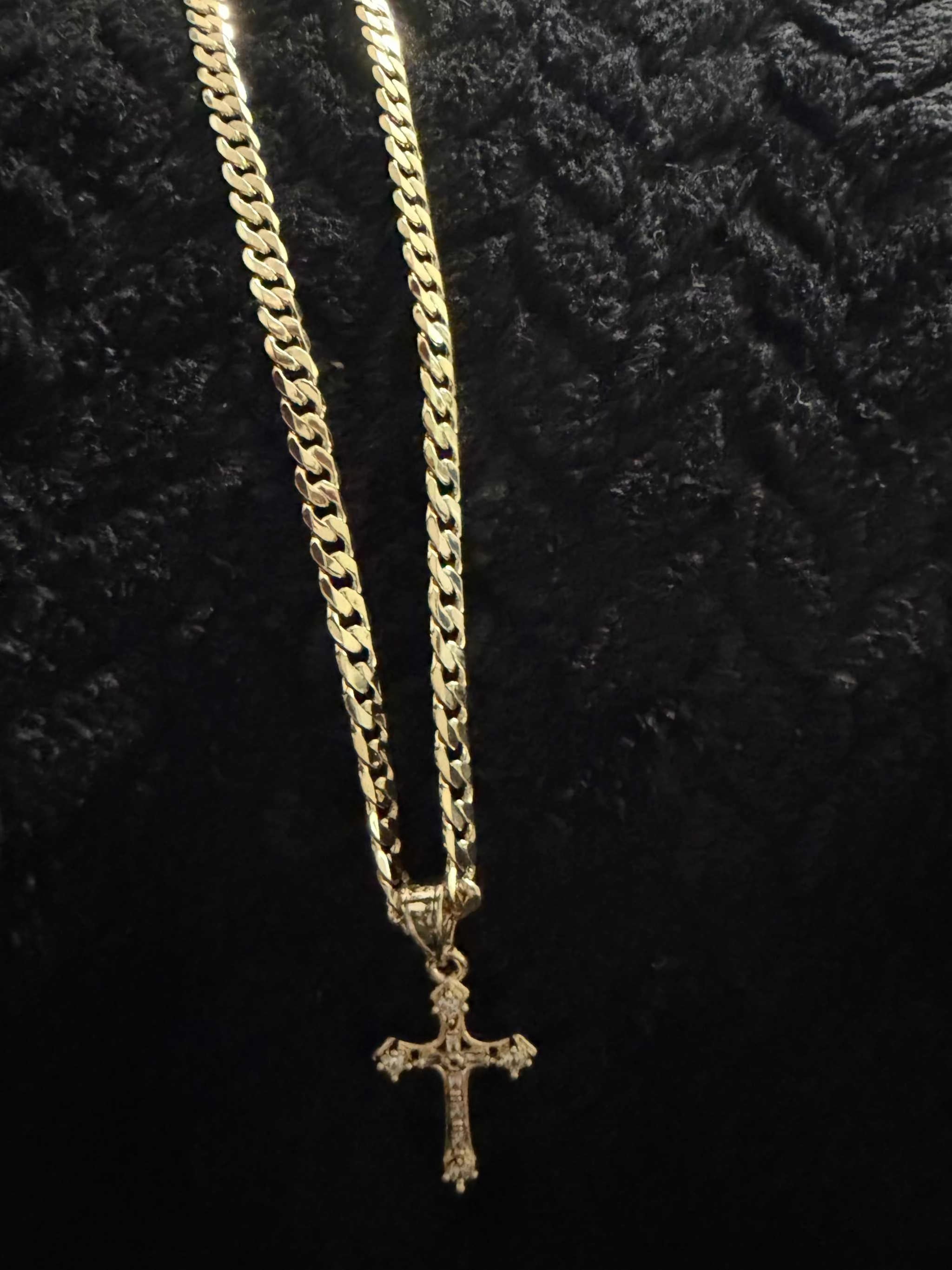 Cuban Necklace With Small Cross Charm